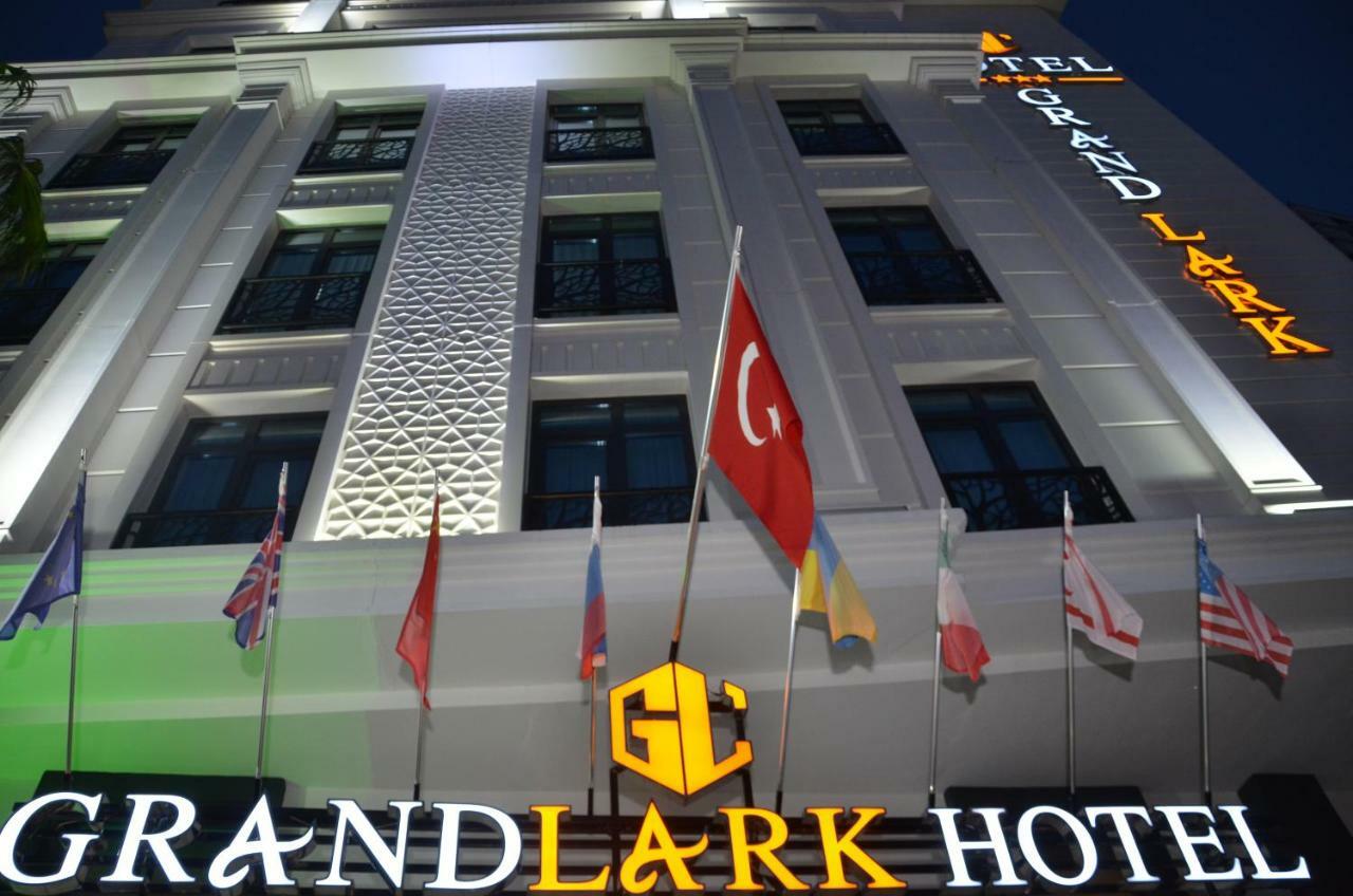 Grand Lark Hotel アダラー エクステリア 写真