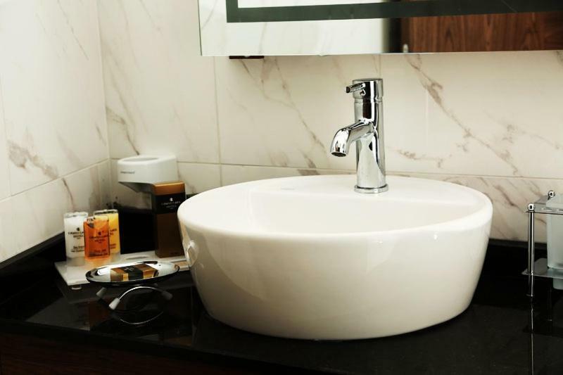 Grand Lark Hotel アダラー エクステリア 写真
