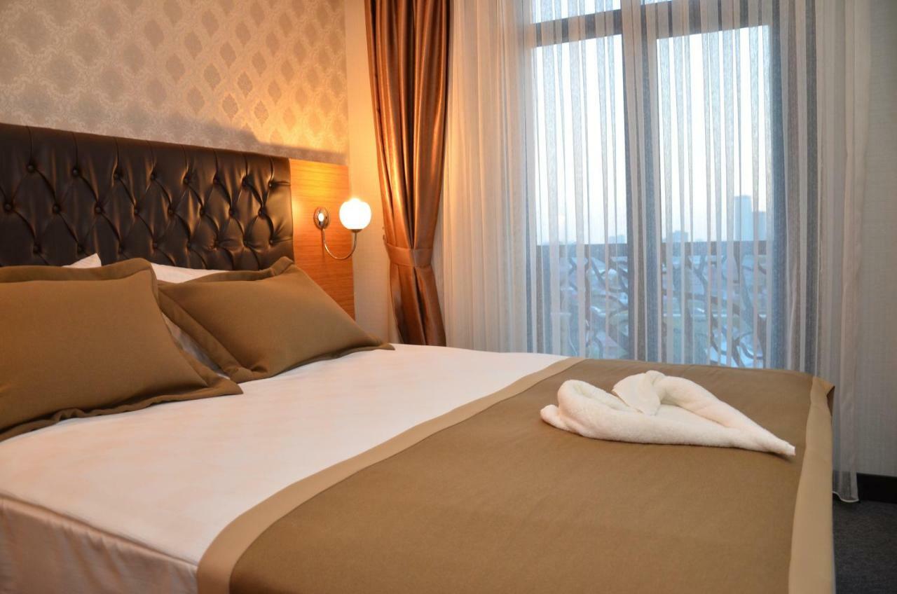 Grand Lark Hotel アダラー エクステリア 写真