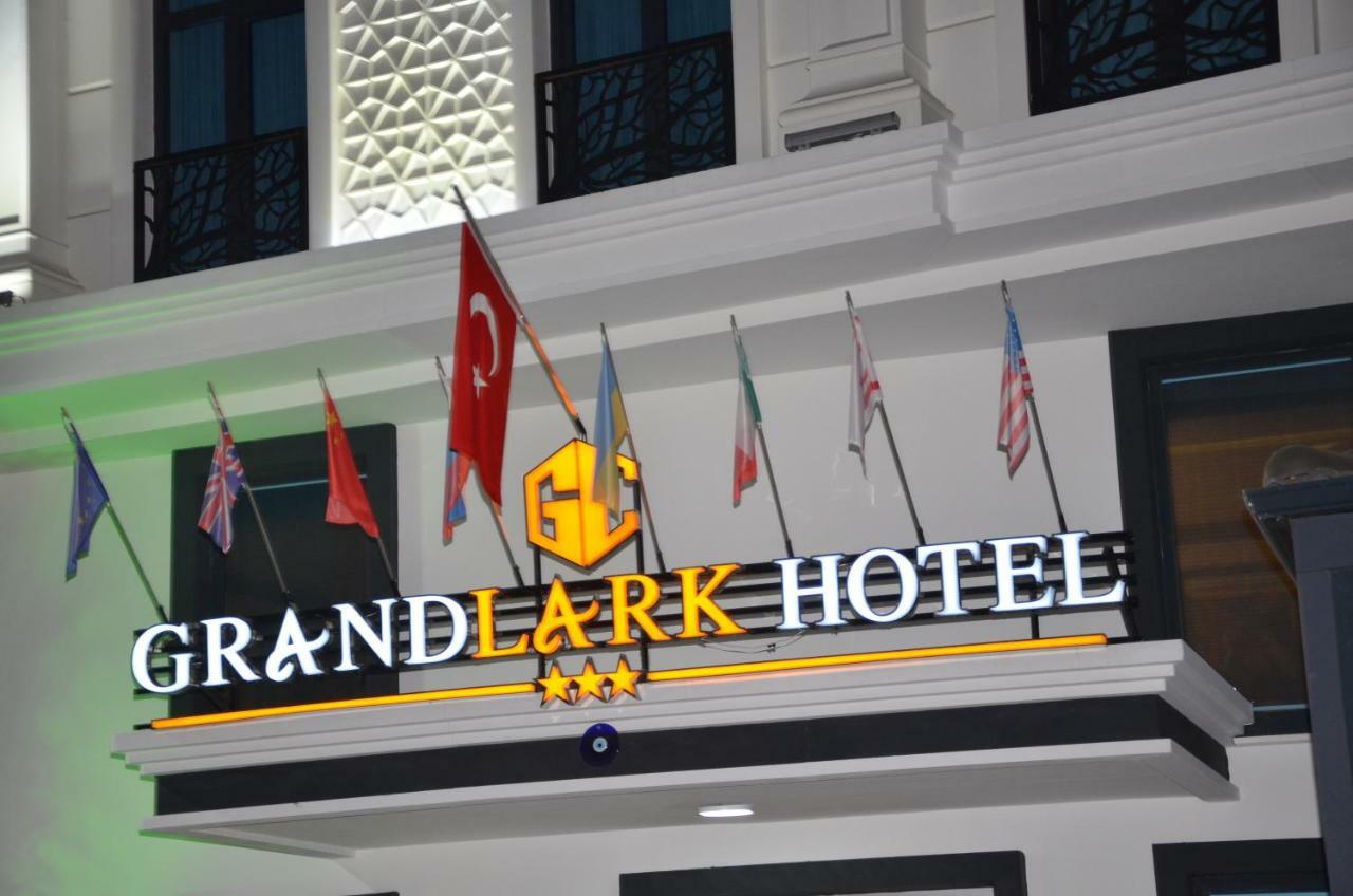 Grand Lark Hotel アダラー エクステリア 写真